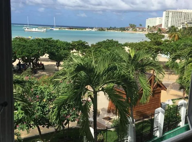 Shore Life Vacation * Ocho Rios